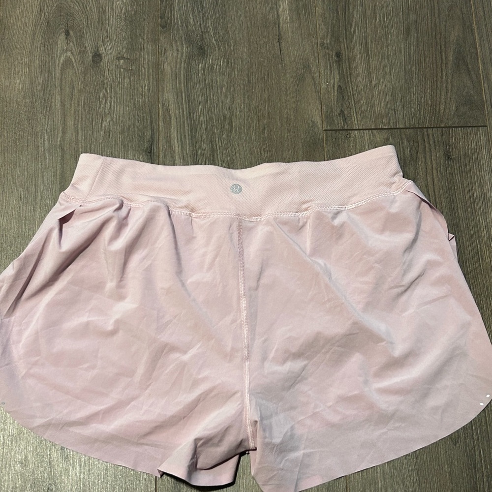 (6-8) Lululemon Strawberry Milkshake Find Your Pace Shorts